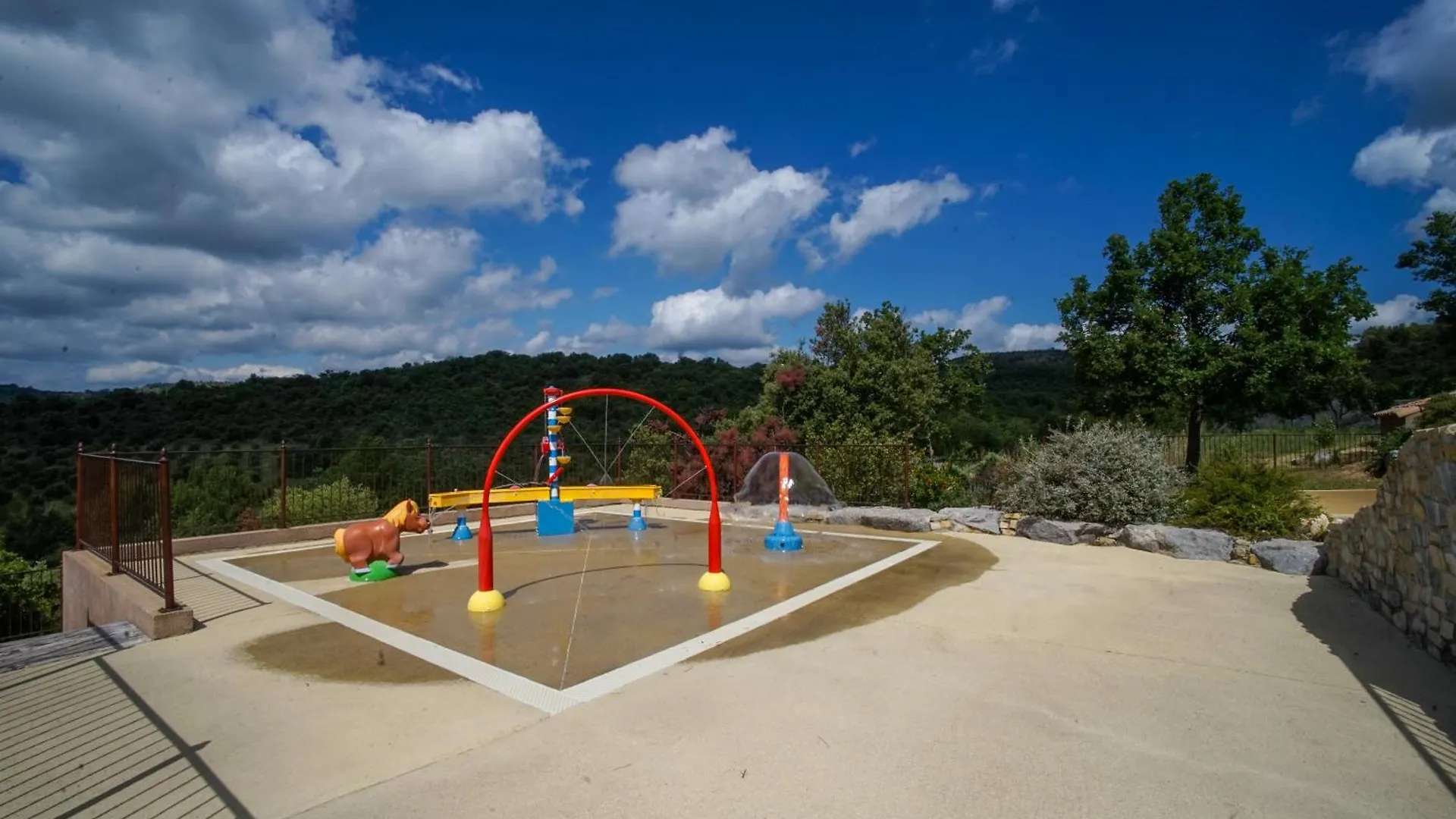Domaine De Chadeyron Hotel Lagorce  0*, Lagorce (Ardeche) France